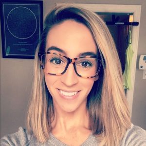 Meet your Posher, Andrea